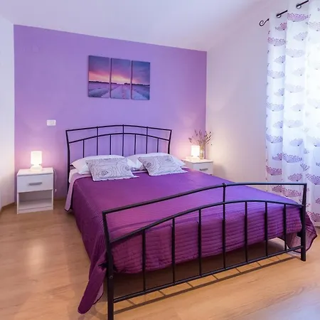 וילה Elvin Galižana
